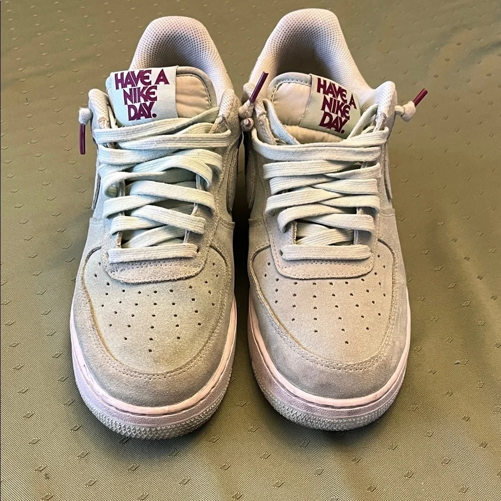 Nike Air light green and Purple Smiley Sneakers size 9